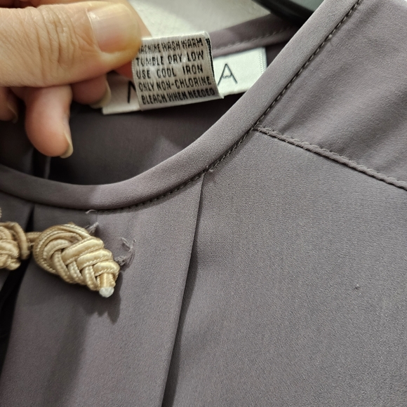 Nicola Lavender Silk Like Long Sleeve Button Back Top Korean Inspired Size 10 - Picture 9 of 13